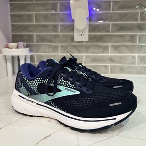 Brooks Ghost 14 Running Shoes. Women’s Size 8.5  Color  Blue